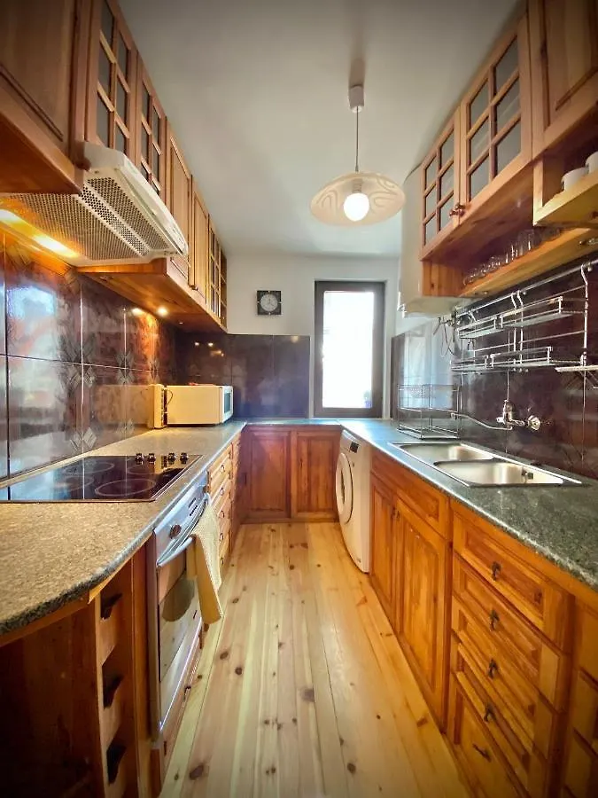 Bright Central Studio For 4 In بورغاس
